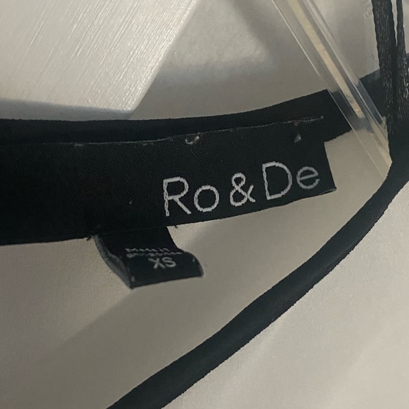 white blouse- ro & de - Picture 2 of 3